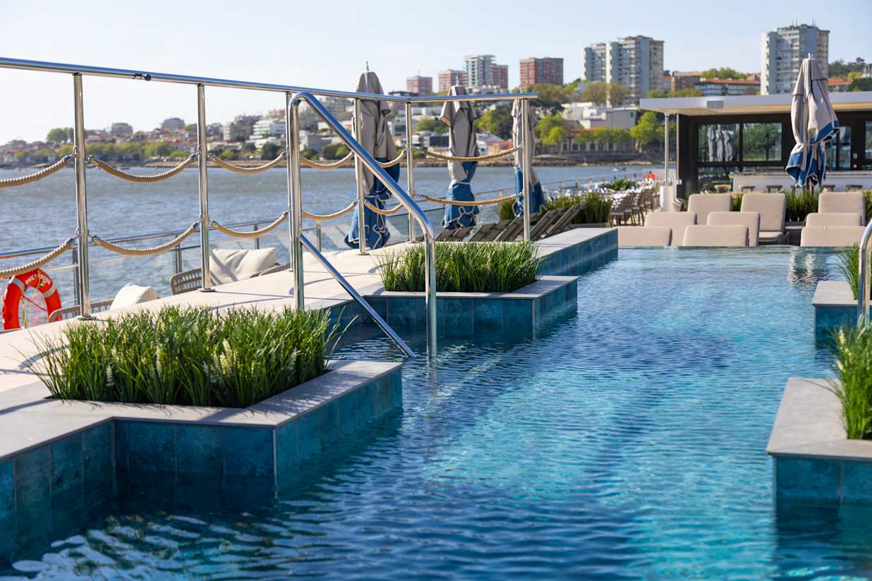 Riviera Rose Sun Deck